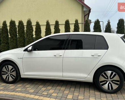 Белый Фольксваген e-Golf, объемом двигателя 0 л и пробегом 70 тыс. км за 13700 $, фото 13 на Automoto.ua
