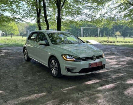 Белый Фольксваген e-Golf, объемом двигателя 0 л и пробегом 46 тыс. км за 15900 $, фото 1 на Automoto.ua