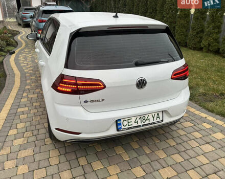Белый Фольксваген e-Golf, объемом двигателя 0 л и пробегом 70 тыс. км за 13700 $, фото 15 на Automoto.ua