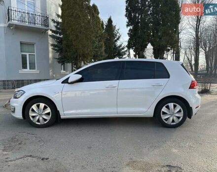 Белый Фольксваген e-Golf, объемом двигателя 0 л и пробегом 70 тыс. км за 13900 $, фото 2 на Automoto.ua