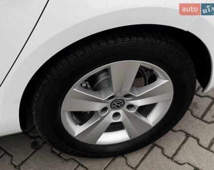 Белый Фольксваген e-Golf, объемом двигателя 0 л и пробегом 71 тыс. км за 12999 $, фото 12 на Automoto.ua