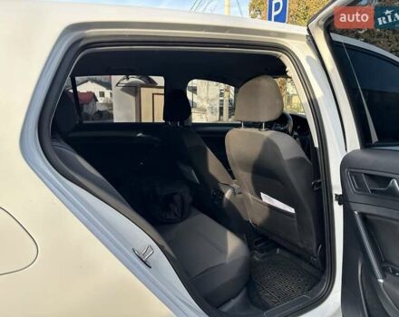 Белый Фольксваген e-Golf, объемом двигателя 0 л и пробегом 70 тыс. км за 13900 $, фото 7 на Automoto.ua
