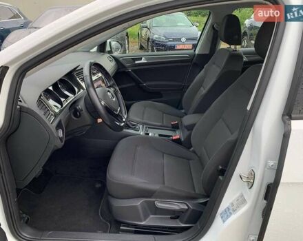 Белый Фольксваген e-Golf, объемом двигателя 0 л и пробегом 32 тыс. км за 14400 $, фото 14 на Automoto.ua