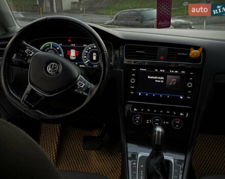 Білий Фольксваген e-Golf, об'ємом двигуна 0 л та пробігом 97 тис. км за 13999 $, фото 23 на Automoto.ua
