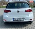 Белый Фольксваген e-Golf, объемом двигателя 0 л и пробегом 63 тыс. км за 13499 $, фото 15 на Automoto.ua