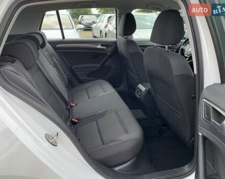 Белый Фольксваген e-Golf, объемом двигателя 0 л и пробегом 32 тыс. км за 14400 $, фото 61 на Automoto.ua