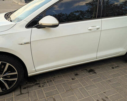 Білий Фольксваген e-Golf, об'ємом двигуна 0 л та пробігом 80 тис. км за 16900 $, фото 39 на Automoto.ua