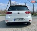 Белый Фольксваген e-Golf, объемом двигателя 0 л и пробегом 63 тыс. км за 13499 $, фото 16 на Automoto.ua