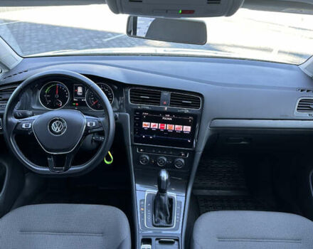 Белый Фольксваген e-Golf, объемом двигателя 0 л и пробегом 24 тыс. км за 15999 $, фото 11 на Automoto.ua