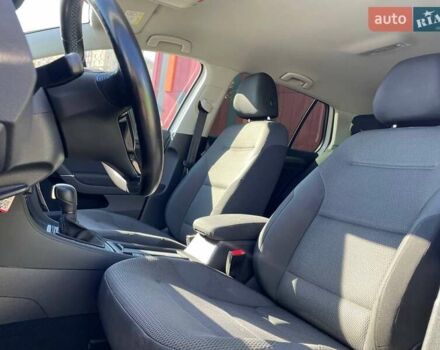 Белый Фольксваген e-Golf, объемом двигателя 0 л и пробегом 124 тыс. км за 13490 $, фото 18 на Automoto.ua