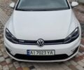 Белый Фольксваген e-Golf, объемом двигателя 0 л и пробегом 63 тыс. км за 13200 $, фото 1 на Automoto.ua