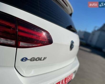 Белый Фольксваген e-Golf, объемом двигателя 0 л и пробегом 125 тыс. км за 13500 $, фото 12 на Automoto.ua