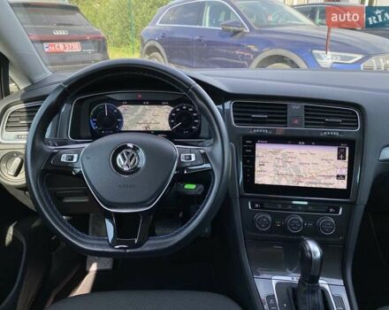 Белый Фольксваген e-Golf, объемом двигателя 0 л и пробегом 36 тыс. км за 14900 $, фото 18 на Automoto.ua
