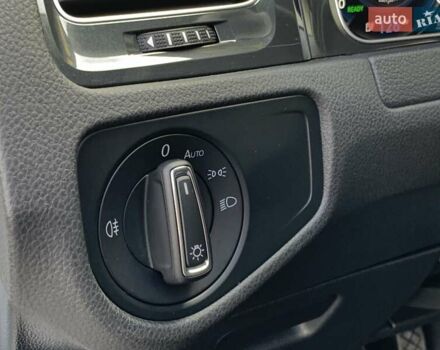 Белый Фольксваген e-Golf, объемом двигателя 0 л и пробегом 73 тыс. км за 13955 $, фото 40 на Automoto.ua