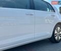 Белый Фольксваген e-Golf, объемом двигателя 0 л и пробегом 63 тыс. км за 13499 $, фото 35 на Automoto.ua