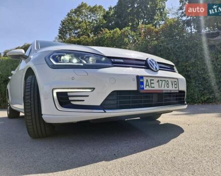 Белый Фольксваген e-Golf, объемом двигателя 0 л и пробегом 70 тыс. км за 14500 $, фото 12 на Automoto.ua