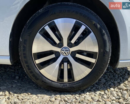 Белый Фольксваген e-Golf, объемом двигателя 0 л и пробегом 22 тыс. км за 14400 $, фото 15 на Automoto.ua
