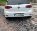 Белый Фольксваген e-Golf, объемом двигателя 0 л и пробегом 97 тыс. км за 13600 $, фото 5 на Automoto.ua