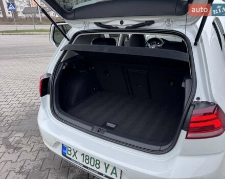 Белый Фольксваген e-Golf, объемом двигателя 0 л и пробегом 71 тыс. км за 12999 $, фото 47 на Automoto.ua