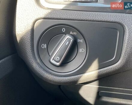 Белый Фольксваген e-Golf, объемом двигателя 0 л и пробегом 36 тыс. км за 14900 $, фото 17 на Automoto.ua