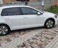 Белый Фольксваген e-Golf, объемом двигателя 0 л и пробегом 63 тыс. км за 13200 $, фото 3 на Automoto.ua