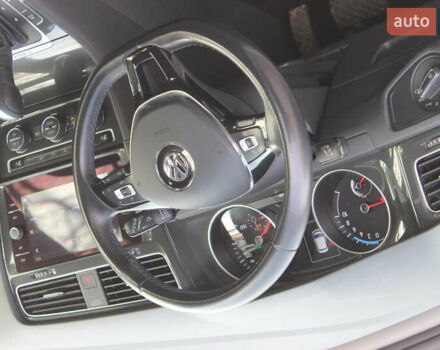 Белый Фольксваген e-Golf, объемом двигателя 0 л и пробегом 69 тыс. км за 13999 $, фото 23 на Automoto.ua