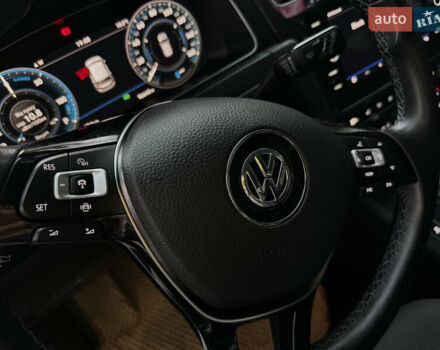 Білий Фольксваген e-Golf, об'ємом двигуна 0 л та пробігом 97 тис. км за 13999 $, фото 25 на Automoto.ua