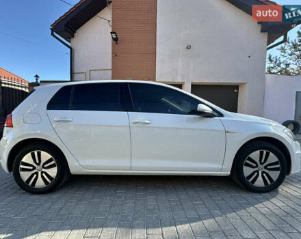 Белый Фольксваген e-Golf, объемом двигателя 0 л и пробегом 47 тыс. км за 15900 $, фото 2 на Automoto.ua