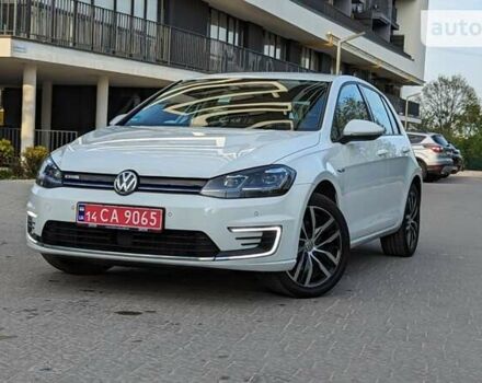 Білий Фольксваген e-Golf, об'ємом двигуна 0 л та пробігом 56 тис. км за 14950 $, фото 16 на Automoto.ua