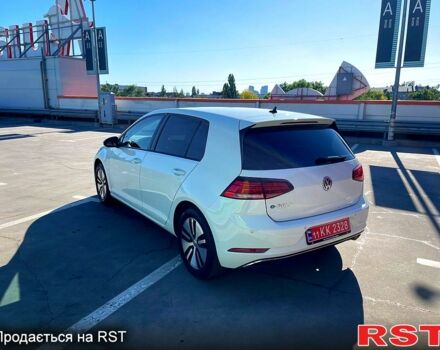 Белый Фольксваген e-Golf, объемом двигателя 100 л и пробегом 124 тыс. км за 13400 $, фото 4 на Automoto.ua