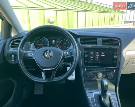 Белый Фольксваген e-Golf, объемом двигателя 0 л и пробегом 125 тыс. км за 13500 $, фото 20 на Automoto.ua