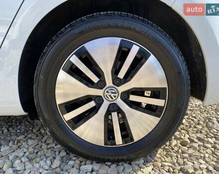 Белый Фольксваген e-Golf, объемом двигателя 0 л и пробегом 36 тыс. км за 14900 $, фото 12 на Automoto.ua