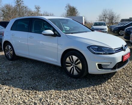 Белый Фольксваген e-Golf, объемом двигателя 0 л и пробегом 27 тыс. км за 17900 $, фото 19 на Automoto.ua