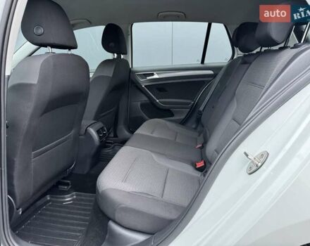 Білий Фольксваген e-Golf, об'ємом двигуна 0 л та пробігом 79 тис. км за 13900 $, фото 15 на Automoto.ua