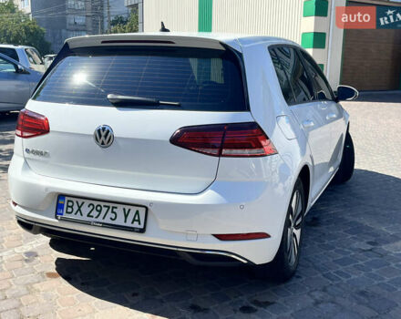 Белый Фольксваген e-Golf, объемом двигателя 0 л и пробегом 55 тыс. км за 14800 $, фото 3 на Automoto.ua