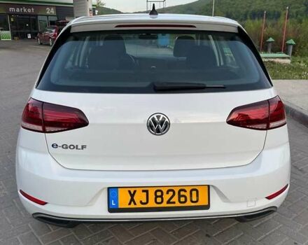 Белый Фольксваген e-Golf, объемом двигателя 0 л и пробегом 138 тыс. км за 11200 $, фото 2 на Automoto.ua