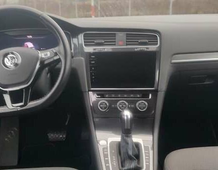 Білий Фольксваген e-Golf, об'ємом двигуна 0 л та пробігом 88 тис. км за 16499 $, фото 30 на Automoto.ua