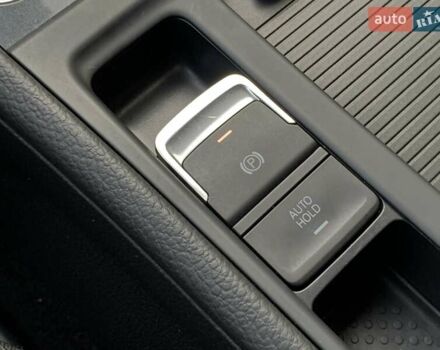 Белый Фольксваген e-Golf, объемом двигателя 0 л и пробегом 73 тыс. км за 13955 $, фото 48 на Automoto.ua