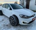 Белый Фольксваген e-Golf, объемом двигателя 0 л и пробегом 41 тыс. км за 18900 $, фото 16 на Automoto.ua