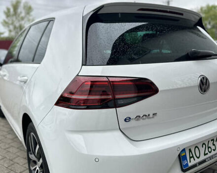 Белый Фольксваген e-Golf, объемом двигателя 0 л и пробегом 20 тыс. км за 18499 $, фото 8 на Automoto.ua