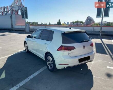 Белый Фольксваген e-Golf, объемом двигателя 0 л и пробегом 124 тыс. км за 13490 $, фото 7 на Automoto.ua