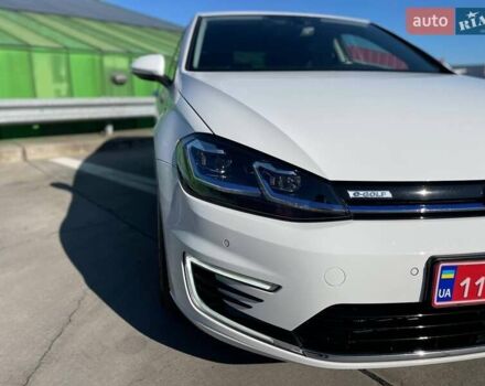 Белый Фольксваген e-Golf, объемом двигателя 0 л и пробегом 125 тыс. км за 13500 $, фото 4 на Automoto.ua