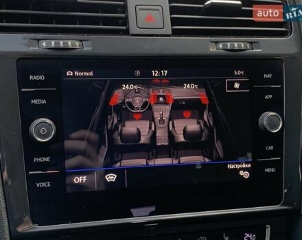 Белый Фольксваген e-Golf, объемом двигателя 0 л и пробегом 73 тыс. км за 13955 $, фото 60 на Automoto.ua