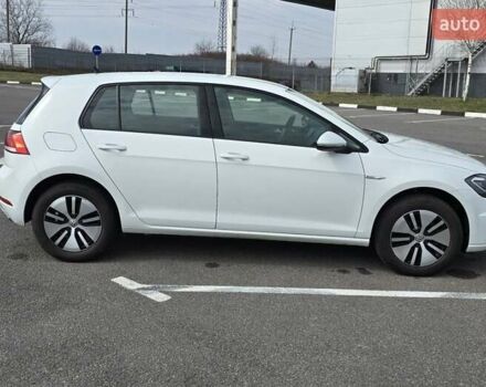 Белый Фольксваген e-Golf, объемом двигателя 0 л и пробегом 96 тыс. км за 14441 $, фото 2 на Automoto.ua
