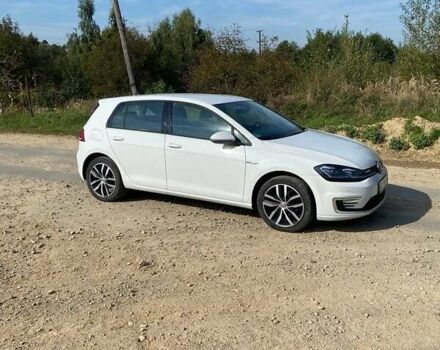 Белый Фольксваген e-Golf, объемом двигателя 0 л и пробегом 46 тыс. км за 14900 $, фото 2 на Automoto.ua