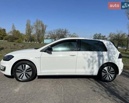 Белый Фольксваген e-Golf, объемом двигателя 0 л и пробегом 44 тыс. км за 16800 $, фото 5 на Automoto.ua