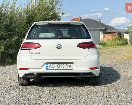 Белый Фольксваген e-Golf, объемом двигателя 0 л и пробегом 73 тыс. км за 17900 $, фото 16 на Automoto.ua