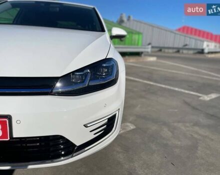 Белый Фольксваген e-Golf, объемом двигателя 0 л и пробегом 125 тыс. км за 13500 $, фото 3 на Automoto.ua