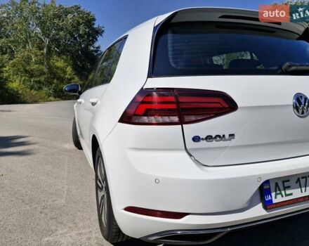 Белый Фольксваген e-Golf, объемом двигателя 0 л и пробегом 70 тыс. км за 14500 $, фото 10 на Automoto.ua