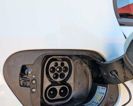 Білий Фольксваген e-Golf, об'ємом двигуна 0 л та пробігом 28 тис. км за 14900 $, фото 4 на Automoto.ua